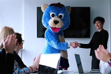 The Role of Loop around Mascots in Enhancing Fan Engagement
